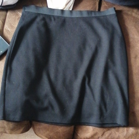 Mark black skirt waist 14.5-16.5 - Picture 4 of 6